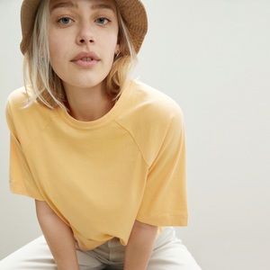 Everlane apricot T-shirt